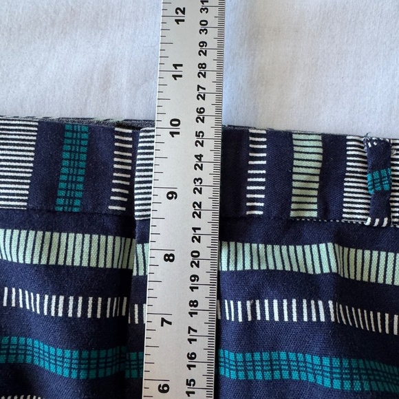 Banana Republic Factory Women's 8 Chino Style Striped Casual Walking Shorts - Picture 8 of 11